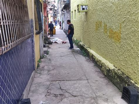 Homem Assassinado A Tiros Em Frente De Casa No Bairro Alvorada Veja