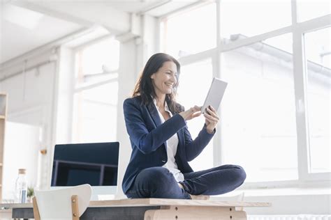 10 Best Yoga Poses You Can Do At Your Desk EMediHealth Atelier Yuwa