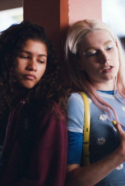 Geek Girl La Nueva Serie Juvenil De Netflix Que Busca Destronar A Euphoria De Hbo Vader