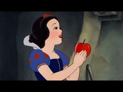 Maça Envenenada Branca De Neve - A maçã envenenada | Branca de Neve e os Sete Anões (1937) Fantasia ...