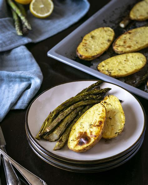 Gr Ner Spargel Kartoffeln Vom Blech Rezept Auf Carry On Cooking