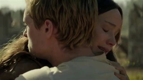 10 Reasons Peeta And Katniss From The Hunger Games Are Couple Goals Juegos Del Hambre Los