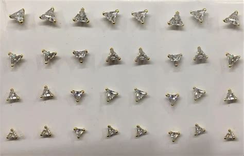 White Single Stone Gold Nose Pin Triangle Babu 3gm At Rs 2000 Piece In