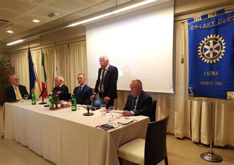 Conviviale Con Il Questore Di Latina Dott Michele Maria Spina Rotary