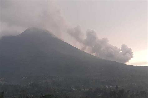 PVMBG Sebut Gunung Merapi Alami 32 Kali Gempa Guguran Sejak Minggu Pagi