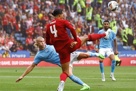 Soal Duel Dengan Van Dijk Haaland Saya Suka Hadapi Yang Terbaik