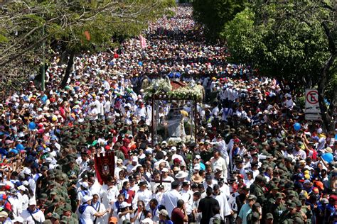 Devotos Celebran La Procesión De La Divina Pastora En Barquisimeto