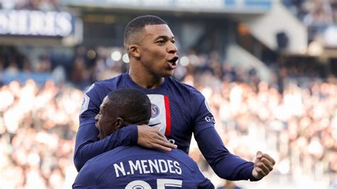 Ce Geste Trange De Kylian Mbapp A Rendu Fous Les Supporters Du Paris