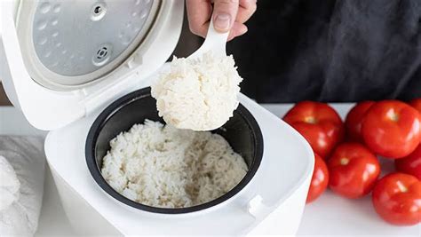 Asyik Pemerintah Bagi Bagi Rice Cooker Gratis Ini Ketentuan Dan