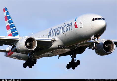 N An Boeing Er American Airlines Javier Rodriguez