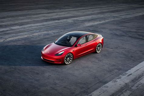 Tesla a redus din nou preţurile automobilelor sale cu până la 5000 de