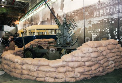 Зенитная система защищена мешками с песком. - Ozero - российский фотосток