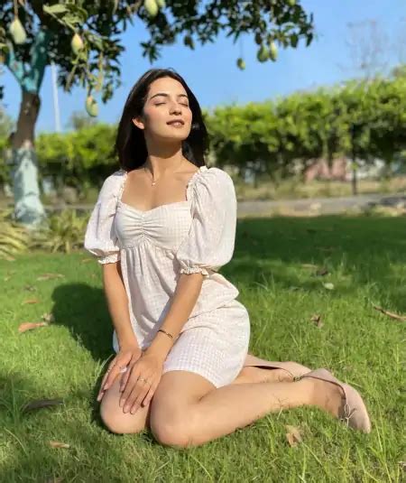 Pratibha Ranta Latest Hot Pics And Photo In Saree