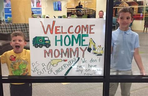 Divertidos Carteles De Bienvenida En El Aeropuerto