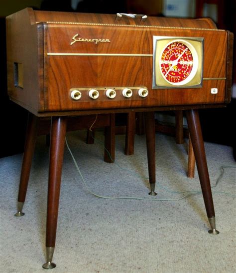 17 Best images about VINTAGE RADIOS on Pinterest | Radios, Models and ...