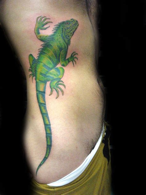 Tatuaje iguana Pupa Tattoo Granada | Iguana tattoo, Tattoos, Lizard tattoo