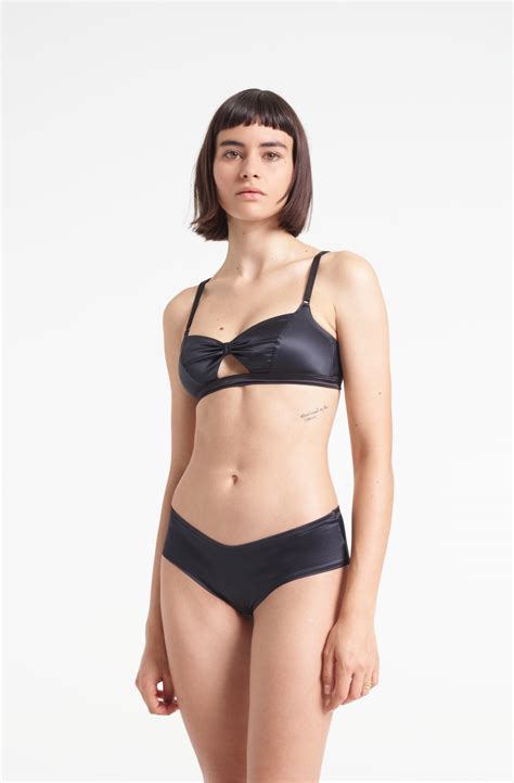 Yasmine Eslami Le Soutien Gorge Souple Annabelle En Satin Noir