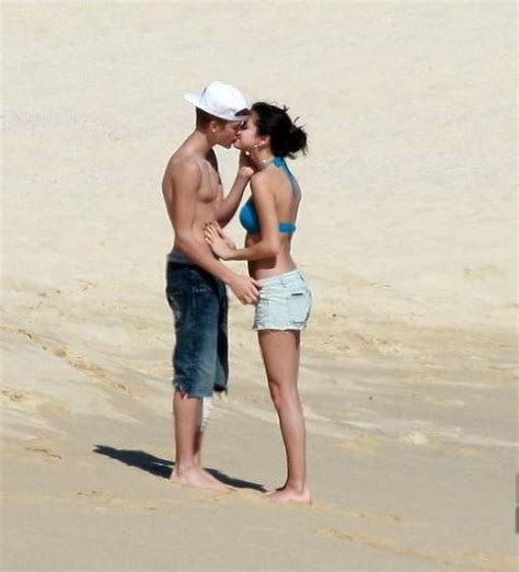 Justin Bieber And Selena Gomez Kiss Kiss In Mexico Justin Bieber Photo 27489660 Fanpop