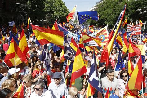 La Manifestación Convocada Por El Pp En Contra De Sánchez En Imágenes