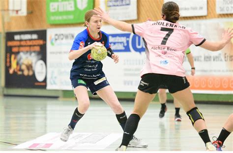 Handball Oberliga Frauen SG H2Ku Herrenberg II kämpft sich ins Spiel