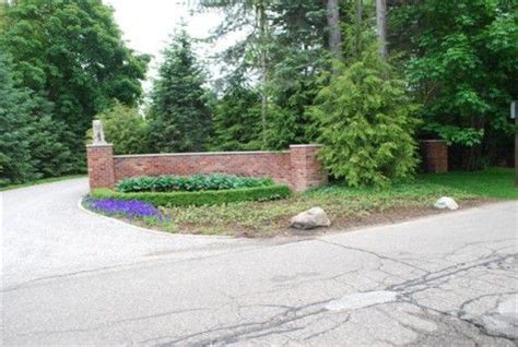 Simple Driveway Entrance Ideas