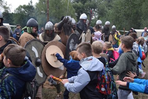 Rozpocz Si Xviii Ja Wieski Festyn Archeologiczny W Krzyw Lce