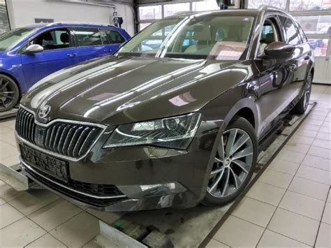 Škoda Superb 2 0 TSI 200kW Style Combi 4x4 DSG kombi benzin kombi