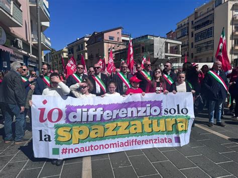 Il No Di Cosenza All Autonomia Differenziata La Manifestazione