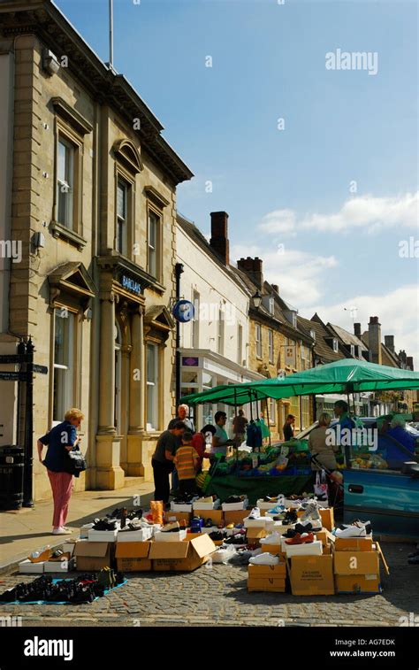 Market day in Thrapston Northamptonshire England Stock Photo - Alamy