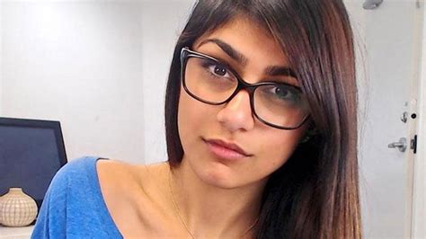 Mia Khalifa Se Arrepende De Vídeos Pornôs E Implora Pela Remoção