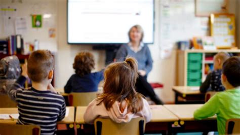 Steeds Meer 65 Plussers Voor De Klas Geeft Wel Aan Hoe Groot Het