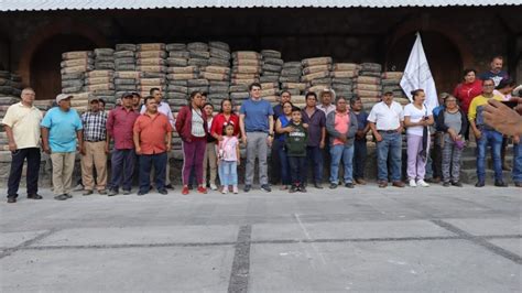 Zitácuaro 60 toneladas de cemento más con Ruta100 para carreteras y