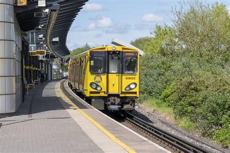 Class 508 508122 At Sandhills Class 508 508122 Is Seen At … Flickr