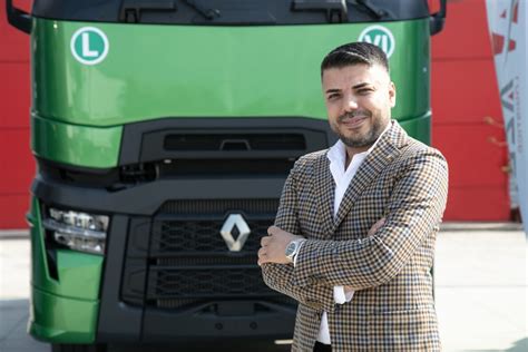 Azem Lojistik 21 adet Renault Trucks T520 çekiciyi filosuna kattı