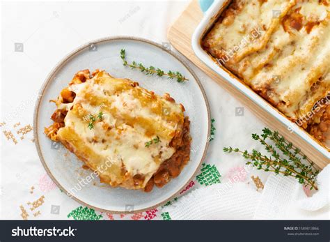 Cannelloni Pasta Filling Ground Beef Tomatoes Stock Photo 1589813866 ...