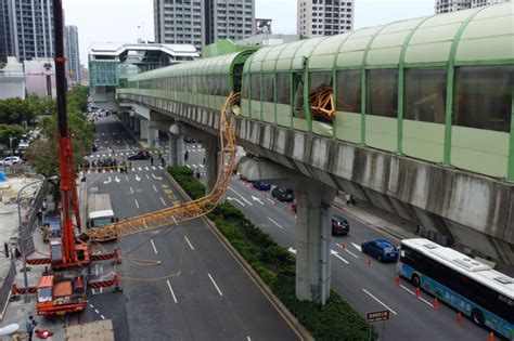 生死瞬間！建案吊臂砸中捷車廂 恐怖過程全紀錄 聯合新聞網