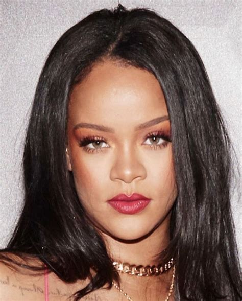 Pin By Martin Phipps On Rihanna Fenty Beauty Rihanna Looks Beauty