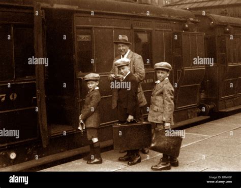 Nottingham Victoria Railway Station In The 1920s Stock Photo Alamy