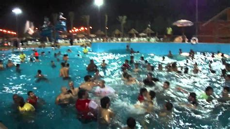 Aqua Park Qatar أكوا بارك قطر Wave Pool On First Day Youtube