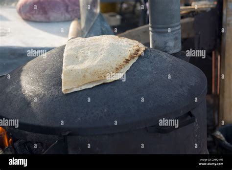 Druze Pita Bread Hi Res Stock Photography And Images Alamy