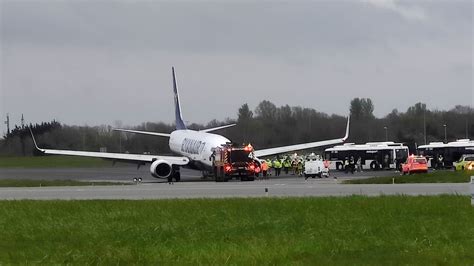 Ryanair 737’s Nose Wheel Malfunctions Upon Landing In Dublin