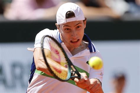 Tennis Ugo Humbert stoppé en demi finale par De Minaur à Bois le Duc