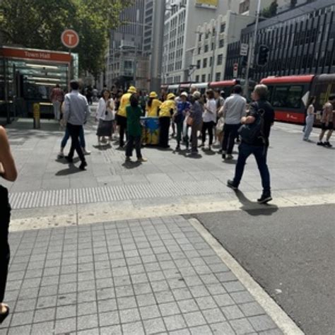 Commuter Guide: Navigation for Town Hall Station Platforms 1 and 2 17