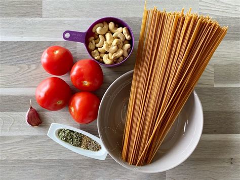 Pasta Met Romige Tomatensaus Eenvoudig Vegan Recept A Vegan Voyage