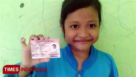 Disdukcapil Gresik Terbitkan Puluhan Ribu Kartu Identitas Anak - TIMES Indonesia