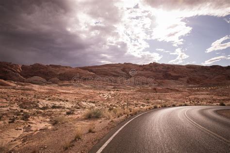 Droga Pustynna Przez Park Stanowy Valley of Fire W Nevadzie Zdjęcie