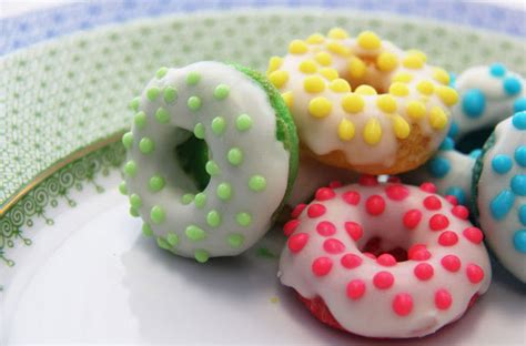 Mini Doughnuts! {Brunch Foods That Rock} - B. Lovely Events