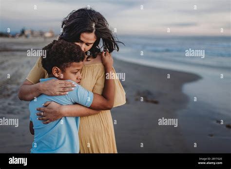 Hijo Joven Fotos e Imágenes de stock Alamy