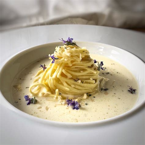 Tagliolini In Brodo Di Mandorle E Rosmarino La Luna Sul Cucchiaio