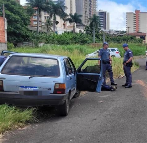 Dupla é flagrada veículo furtado no Fragata Marília Notícia